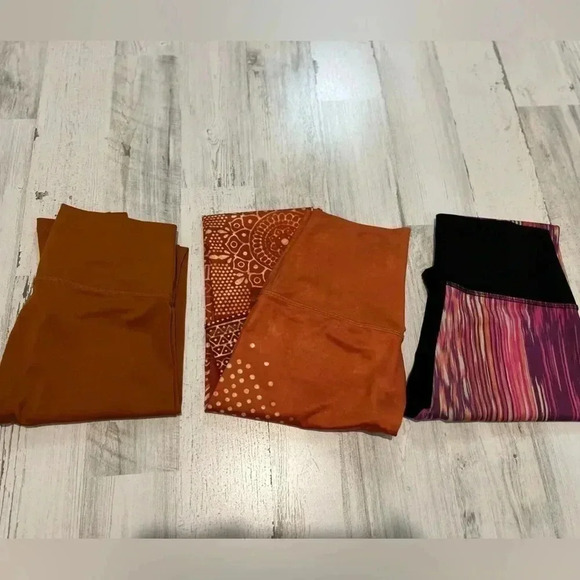 Mika Yoga Wear Leggings 3 pairs size Small/Medium - Picture 1 of 8